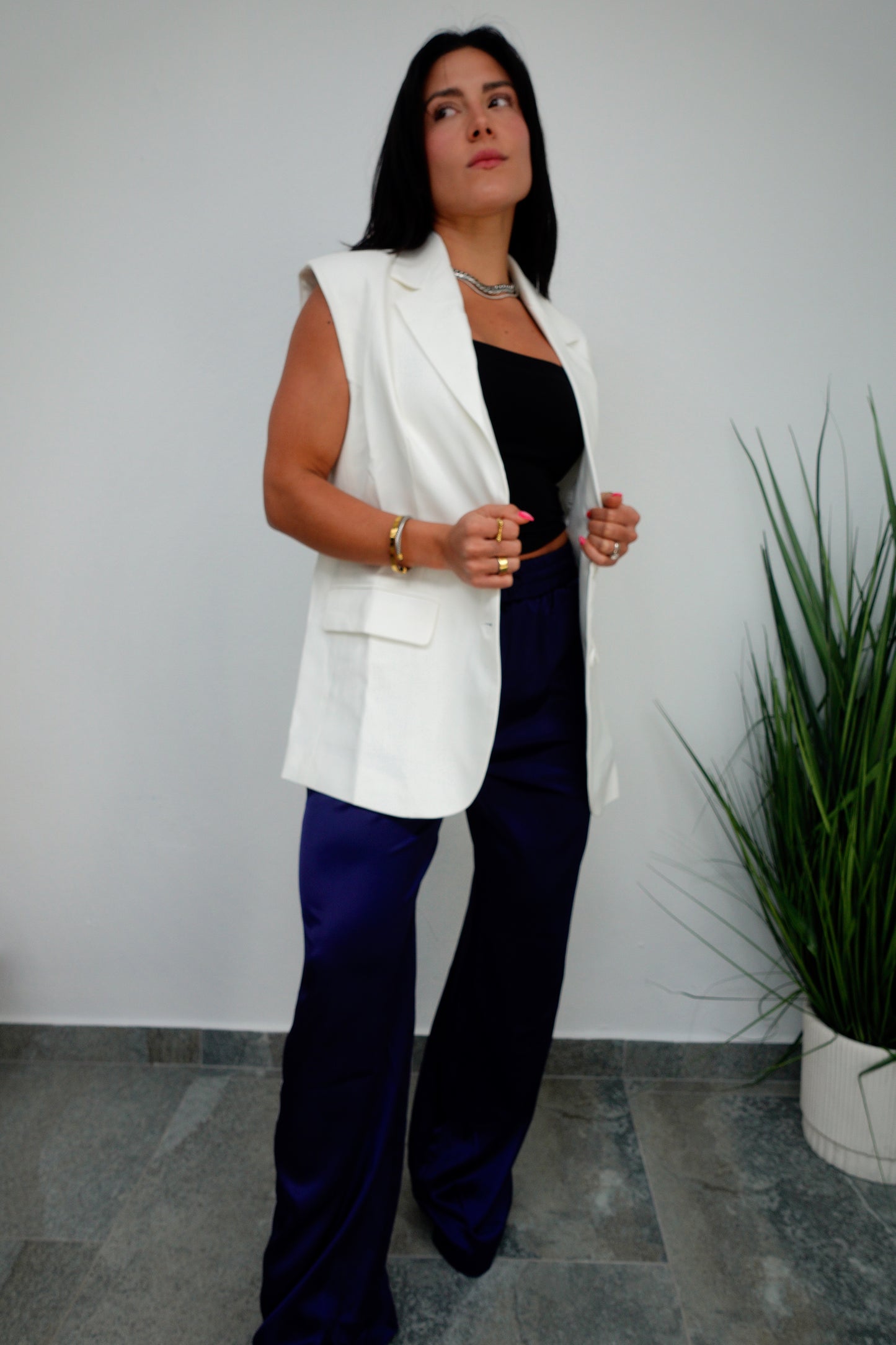 1 M/L! WHITE BLAZER VEST